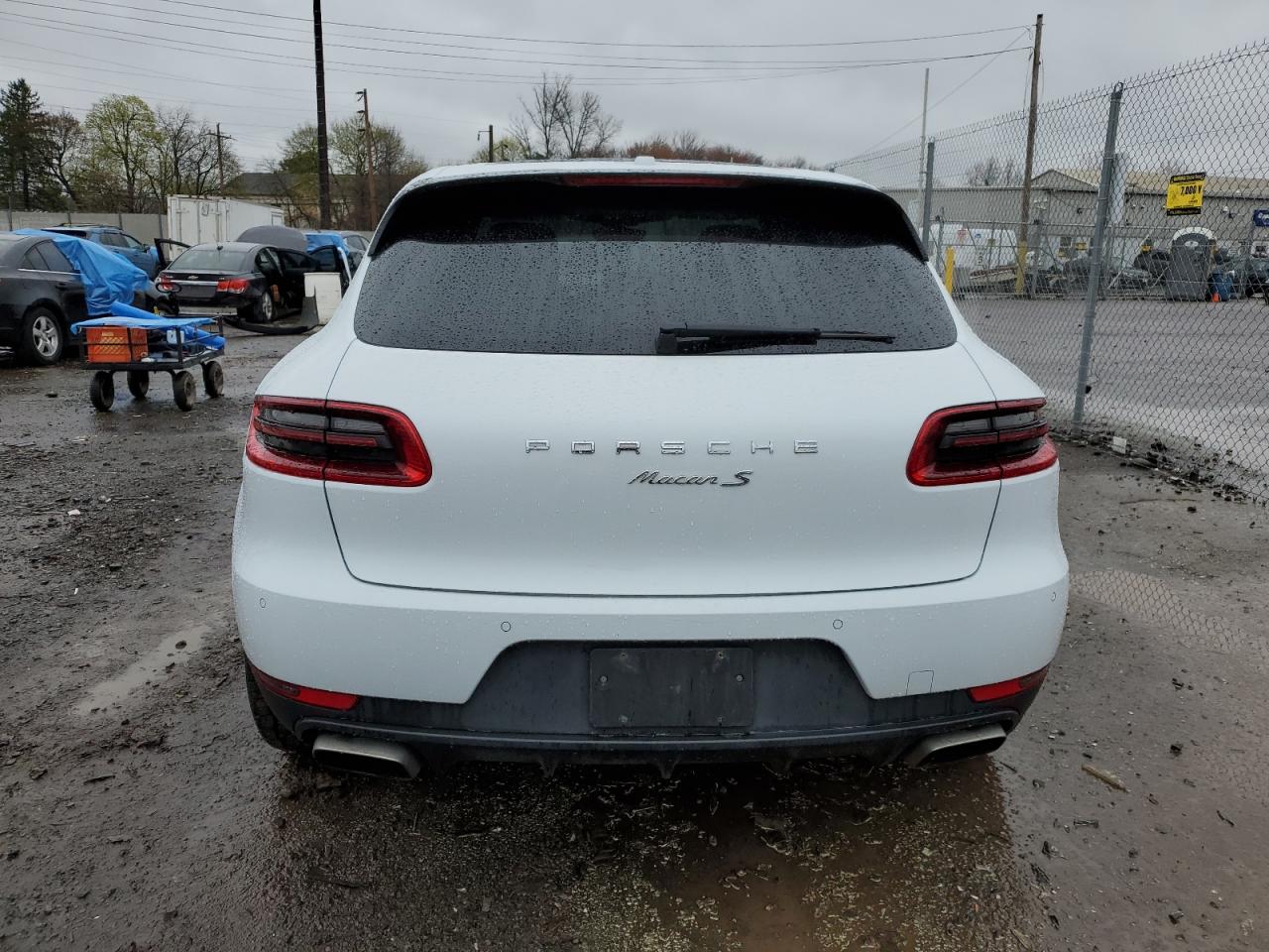 2017 PORSCHE MACAN photo 6