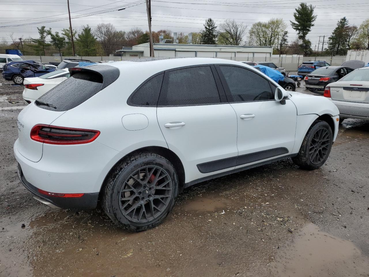 2017 PORSCHE MACAN photo 3
