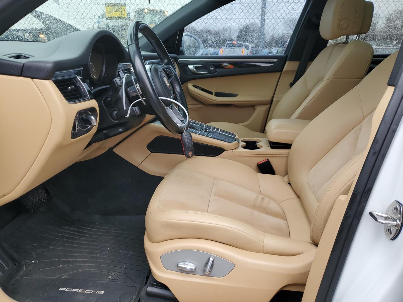 2017 PORSCHE MACAN photo 7