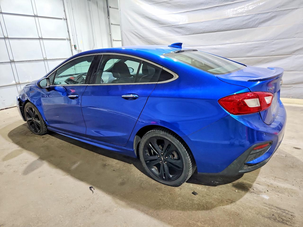 2016 CHEVROLET CRUZE PREMIER photo 2