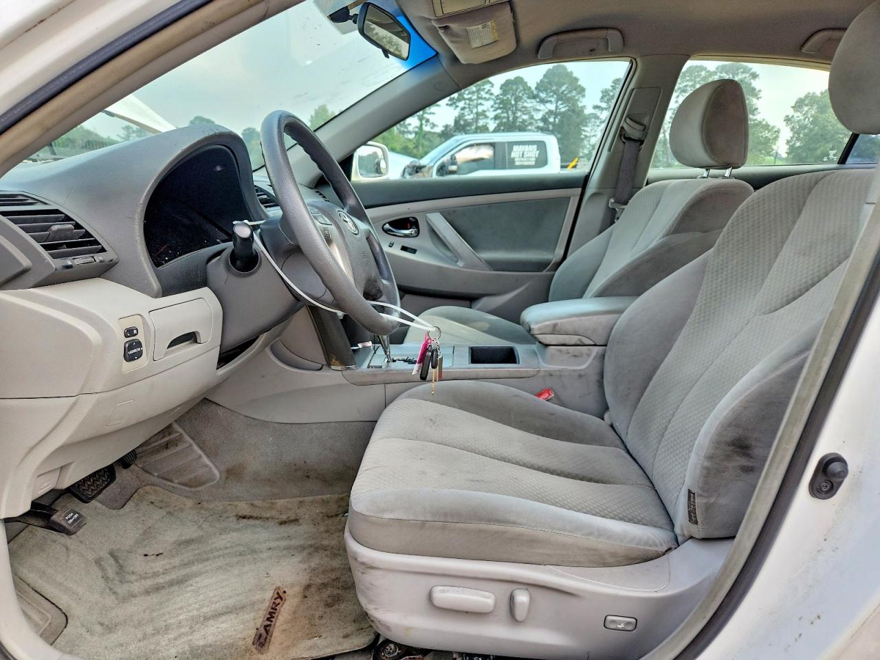 2009 TOYOTA CAMRY photo 13