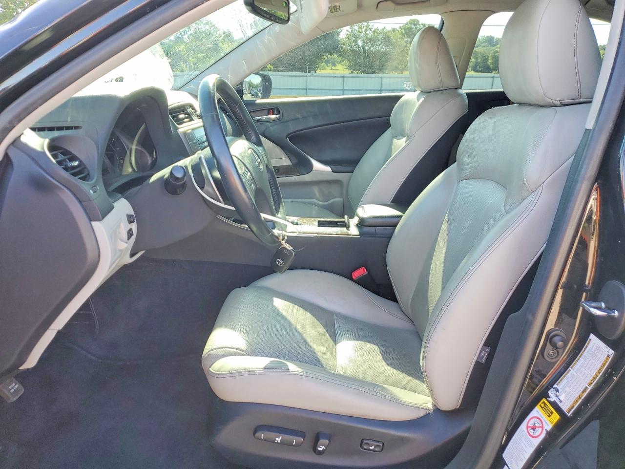2010 LEXUS IS 250 photo 13