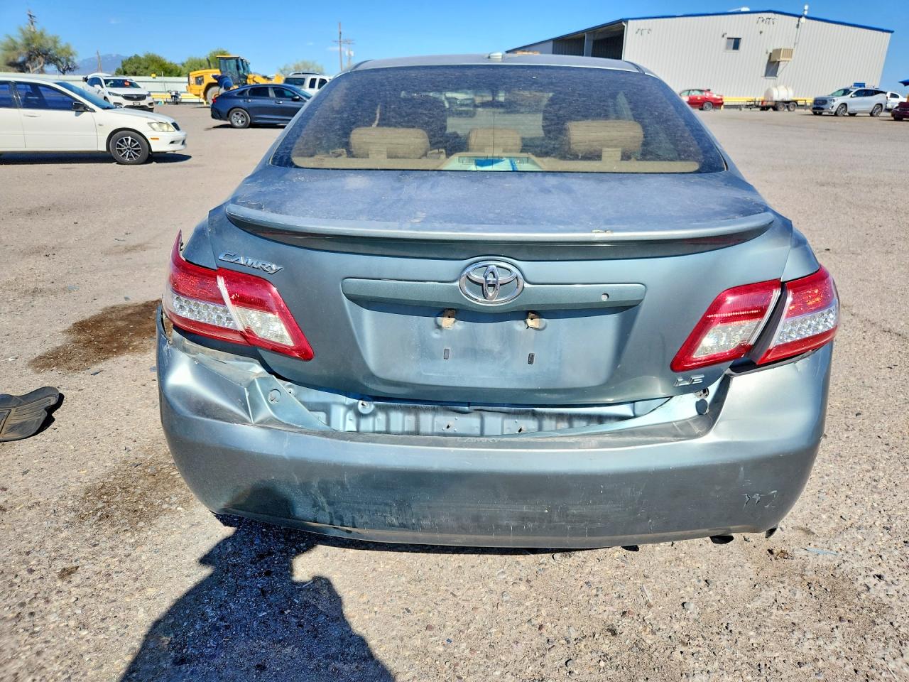 2010 TOYOTA CAMRY LE photo 11