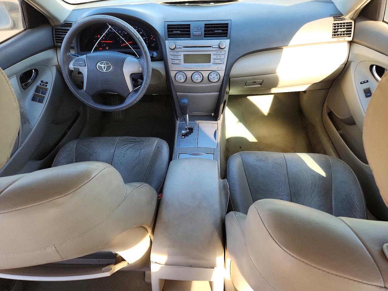 2010 TOYOTA CAMRY LE photo 15
