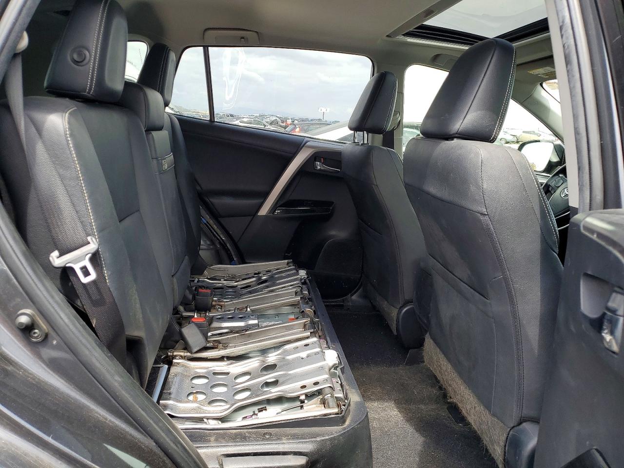 2016 TOYOTA RAV4 HV LIMITED photo 28