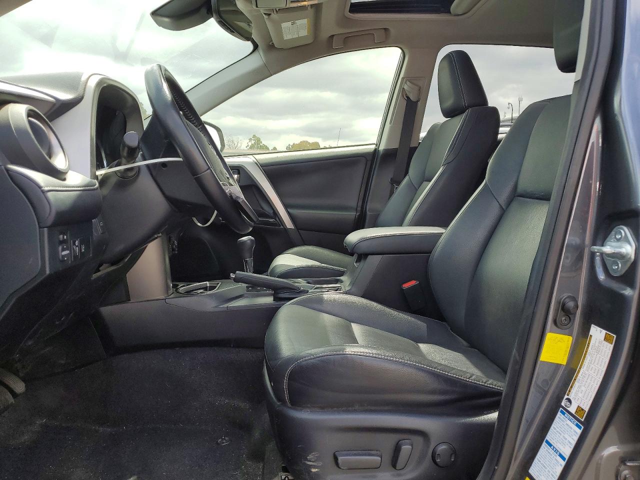 2016 TOYOTA RAV4 HV LIMITED photo 19