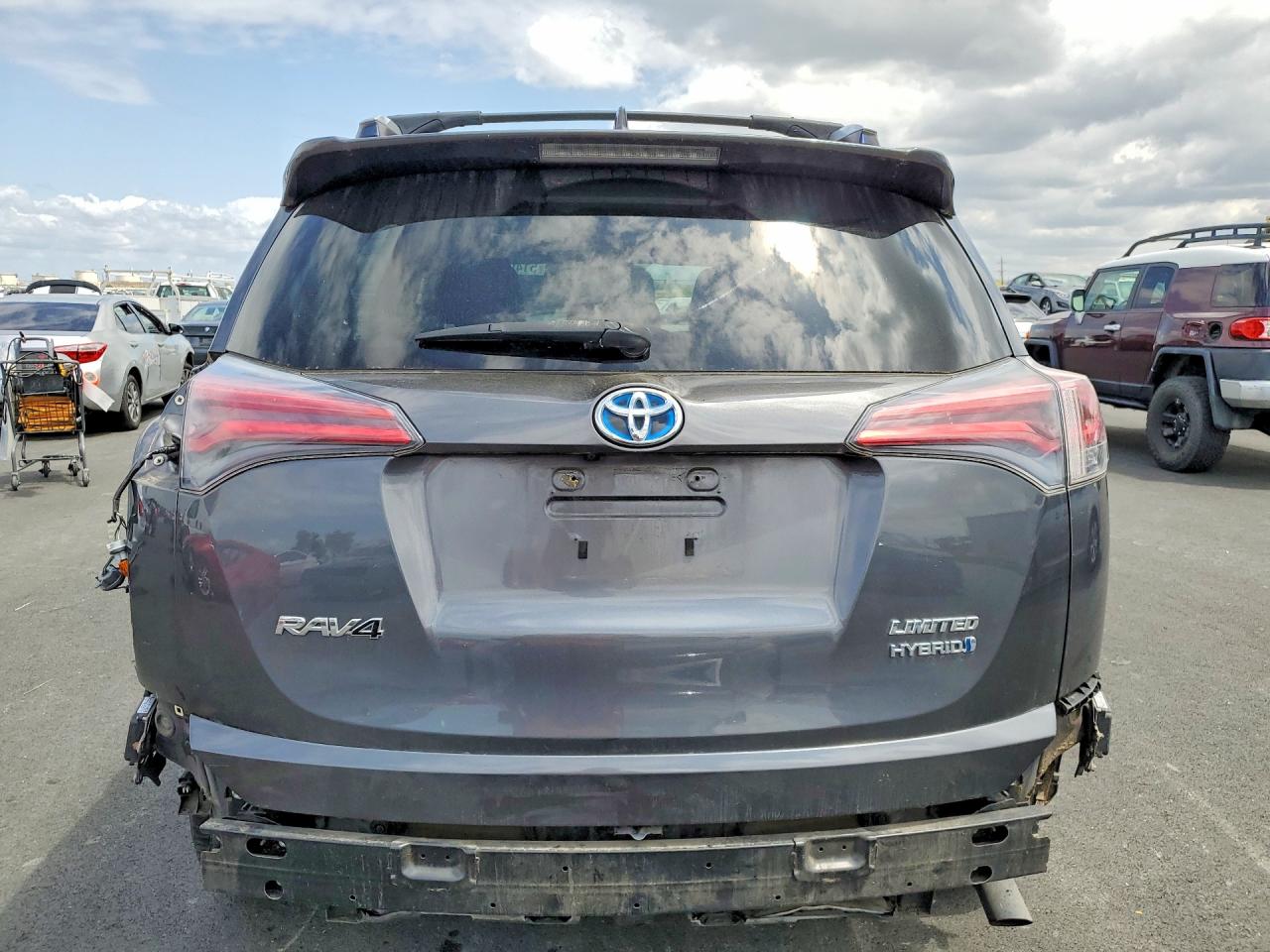 2016 TOYOTA RAV4 HV LIMITED photo 16