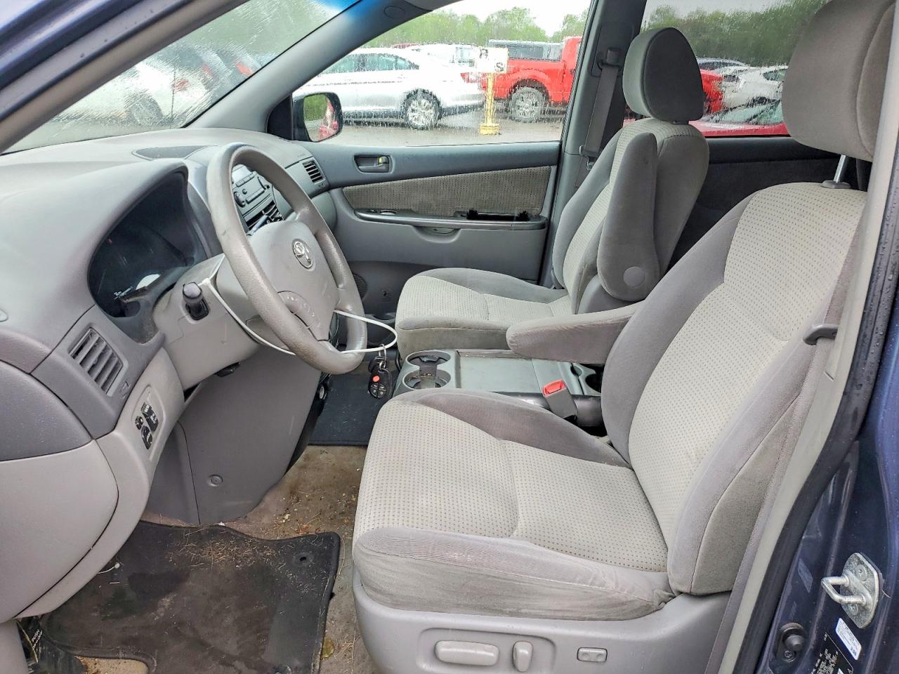 2009 TOYOTA SIENNA LE 7-PASSENGER photo 19