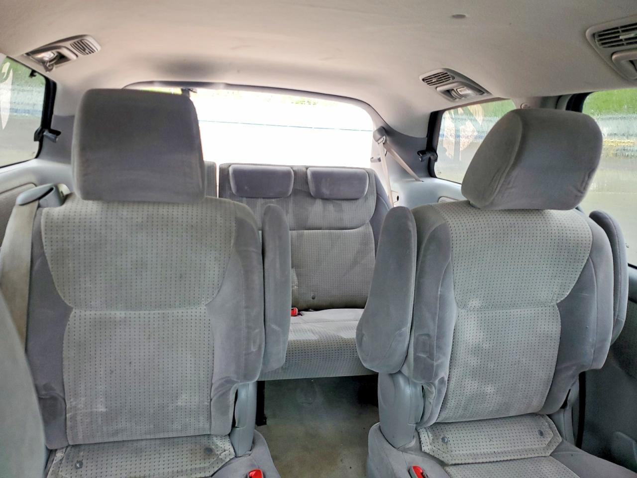 2009 TOYOTA SIENNA LE 7-PASSENGER photo 28