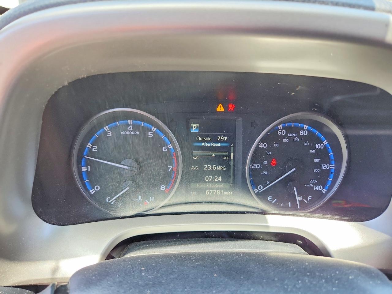 2017 TOYOTA RAV4 XLE photo 17