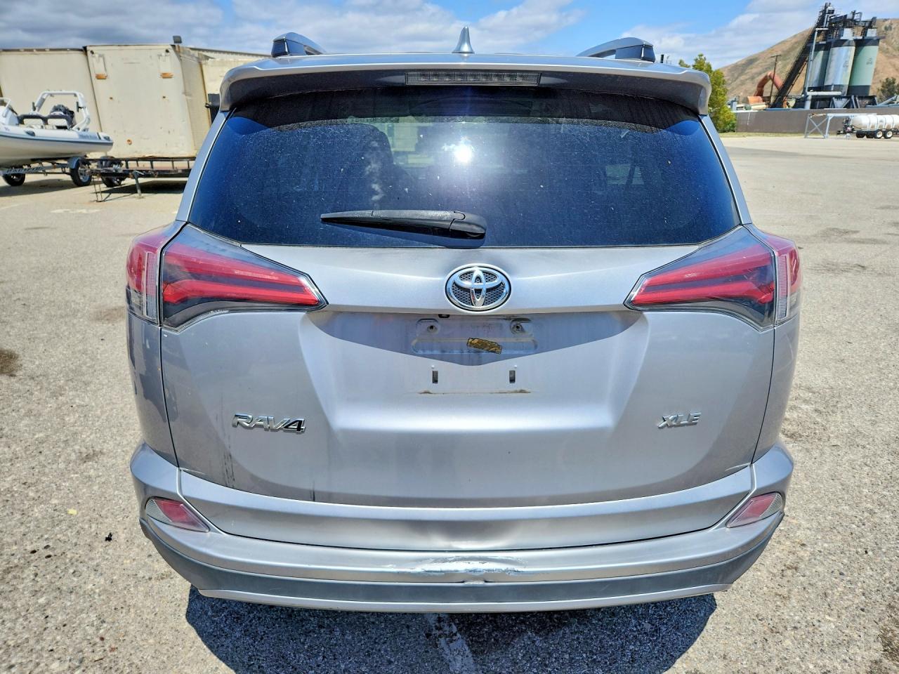 2017 TOYOTA RAV4 XLE photo 11