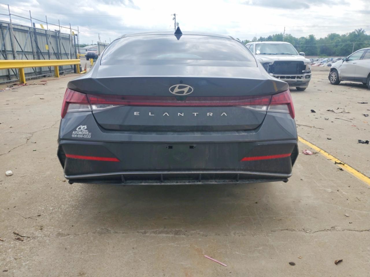 2024 HYUNDAI ELANTRA SEL photo 6