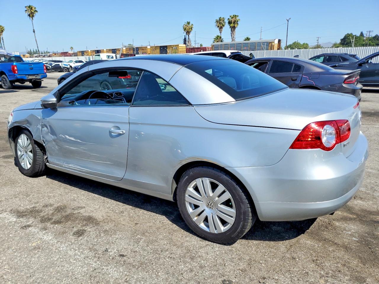 2009 VOLKSWAGEN EOS TURBO photo 3