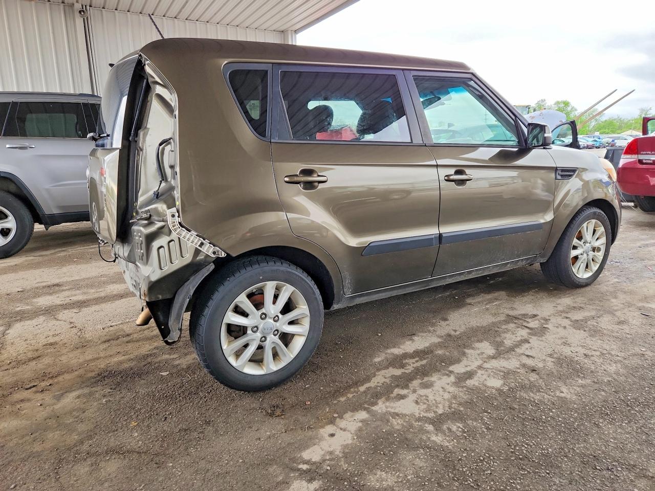 2013 KIA SOUL + photo 3