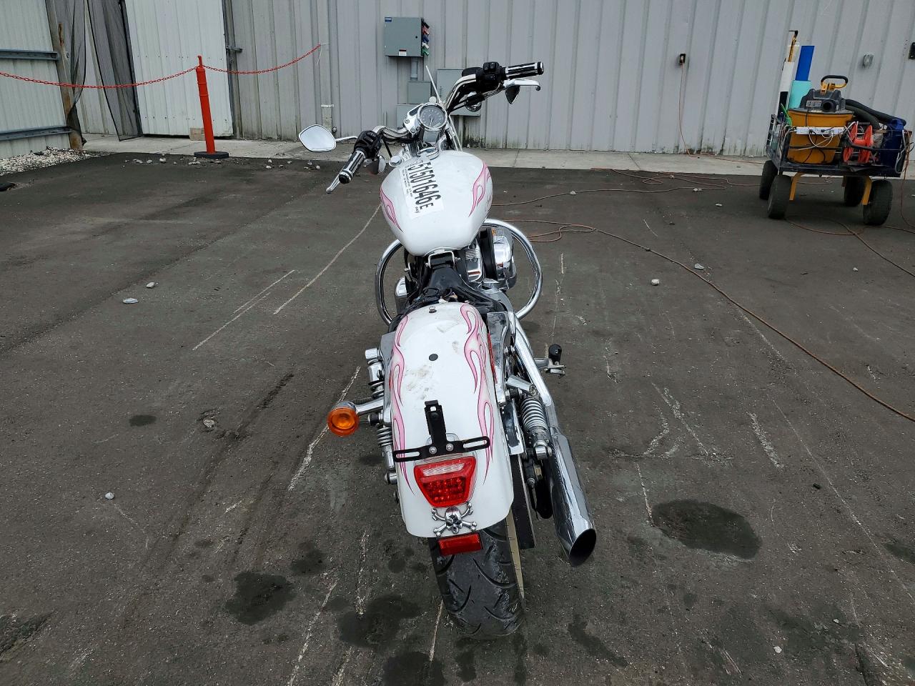 2012 HARLEY-DAVIDSON XL1200 CP photo 4