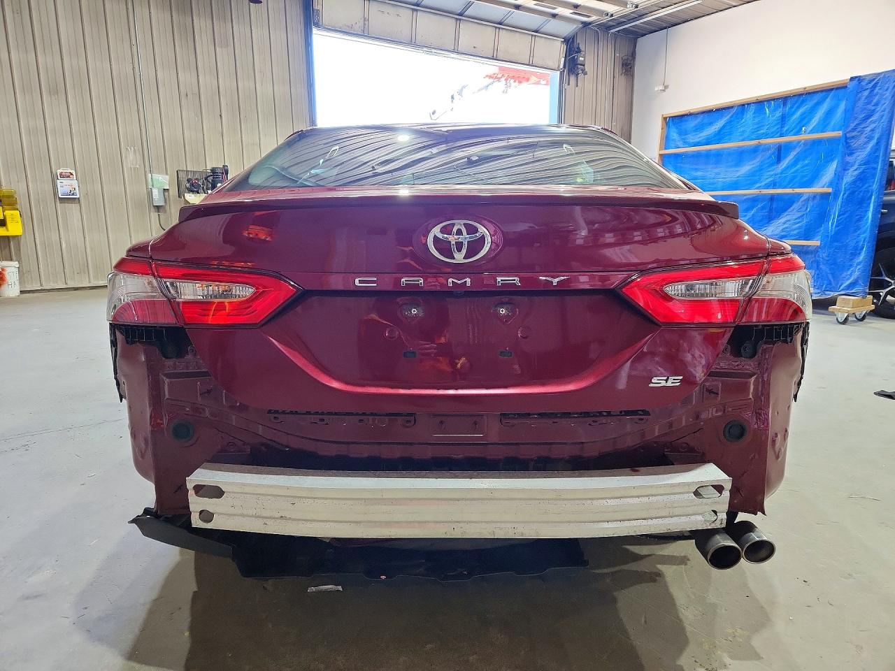 2018 TOYOTA CAMRY SE photo 16