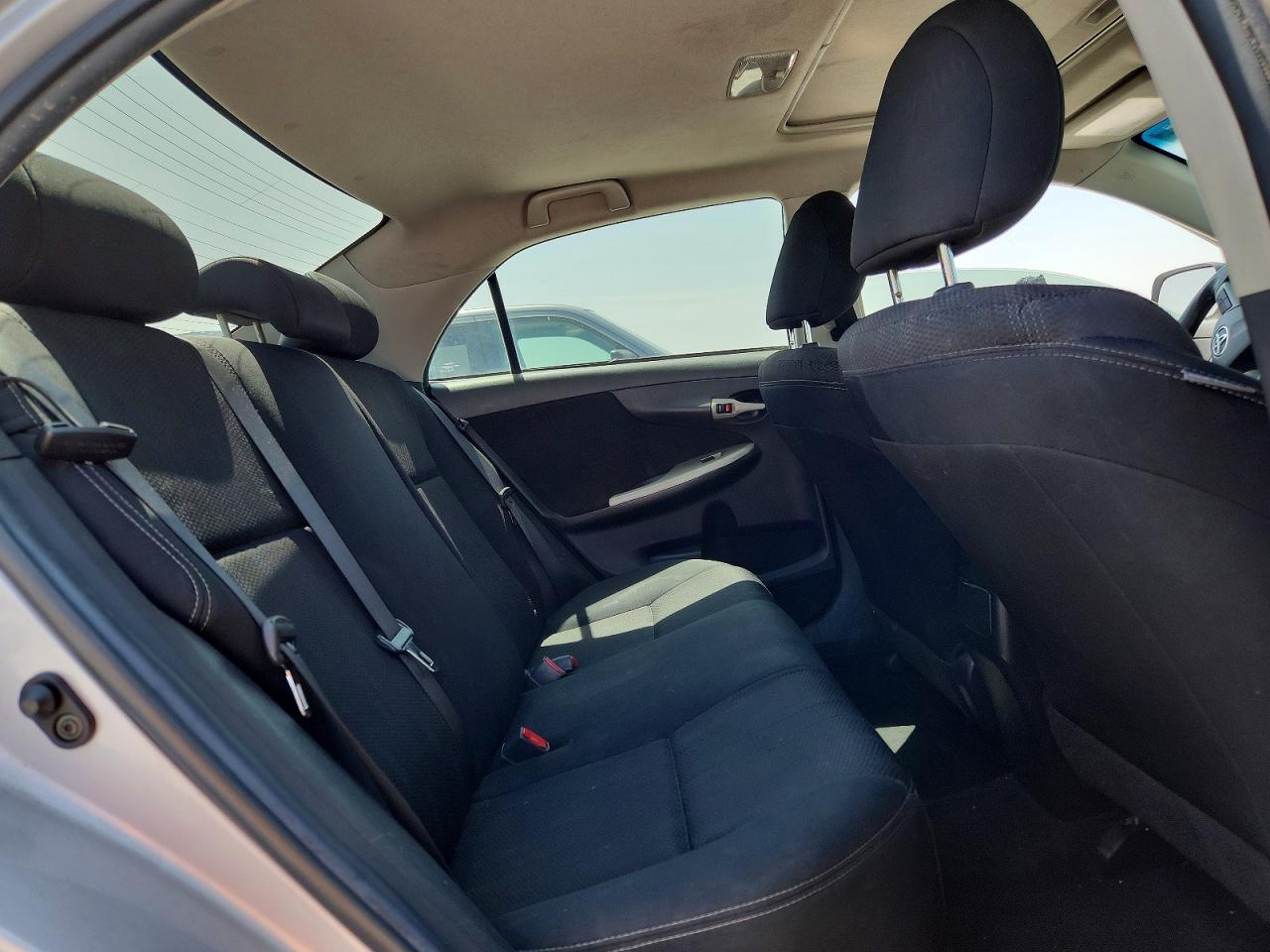 2012 TOYOTA COROLLA S photo 19
