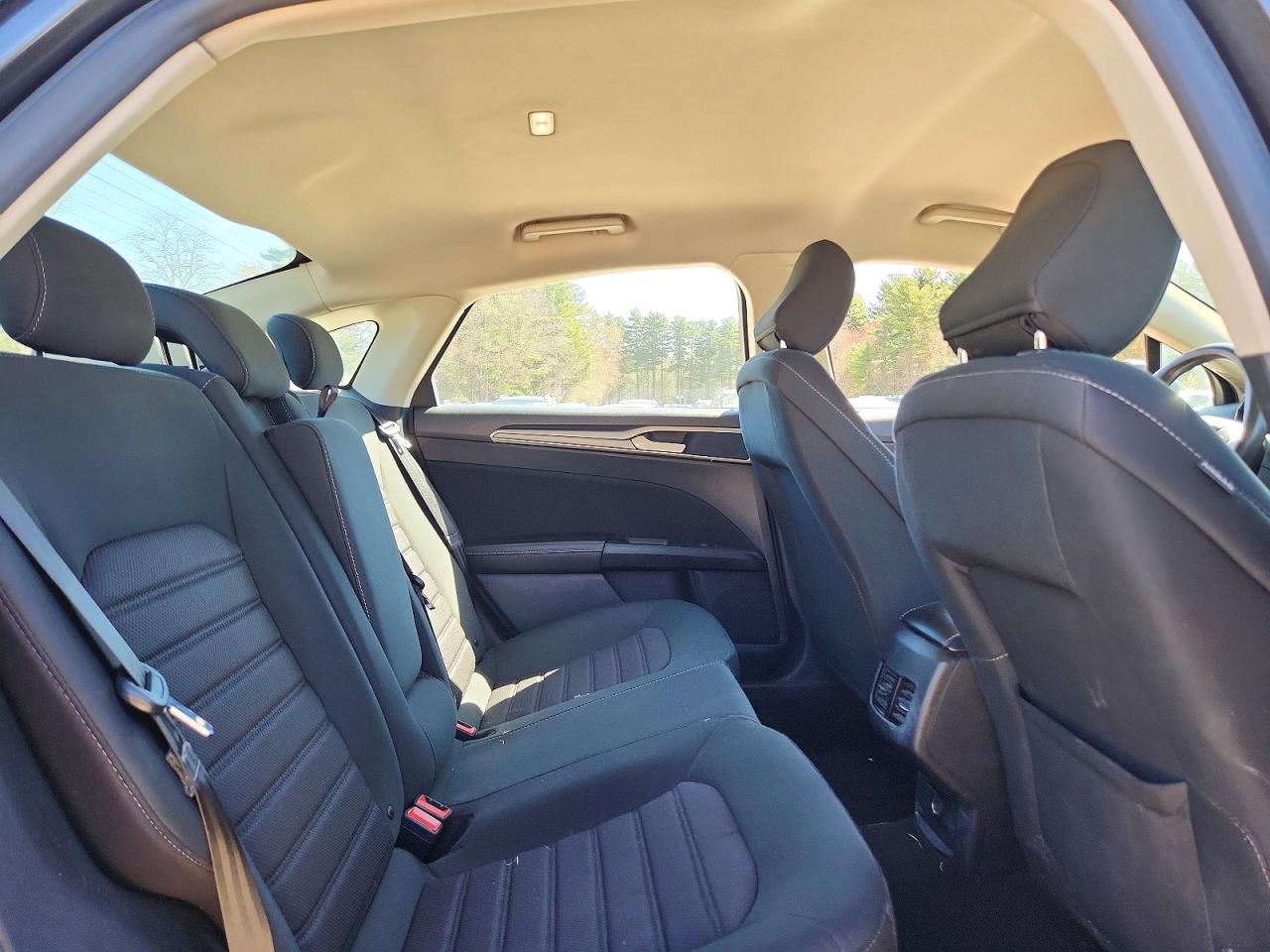 2020 FORD FUSION SE photo 10