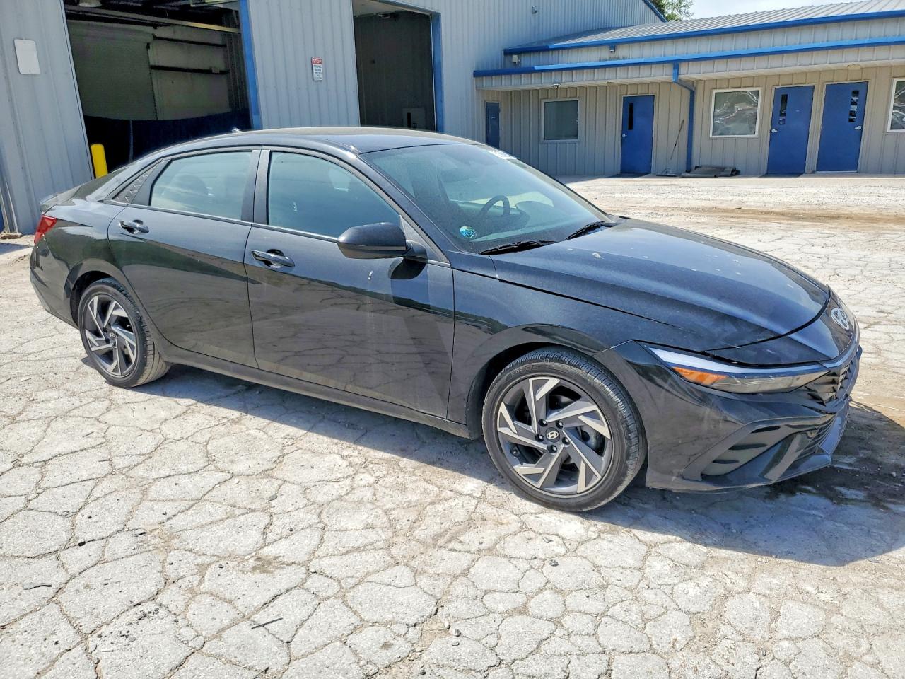 2025 HYUNDAI ELANTRA SEL SPORT photo 7