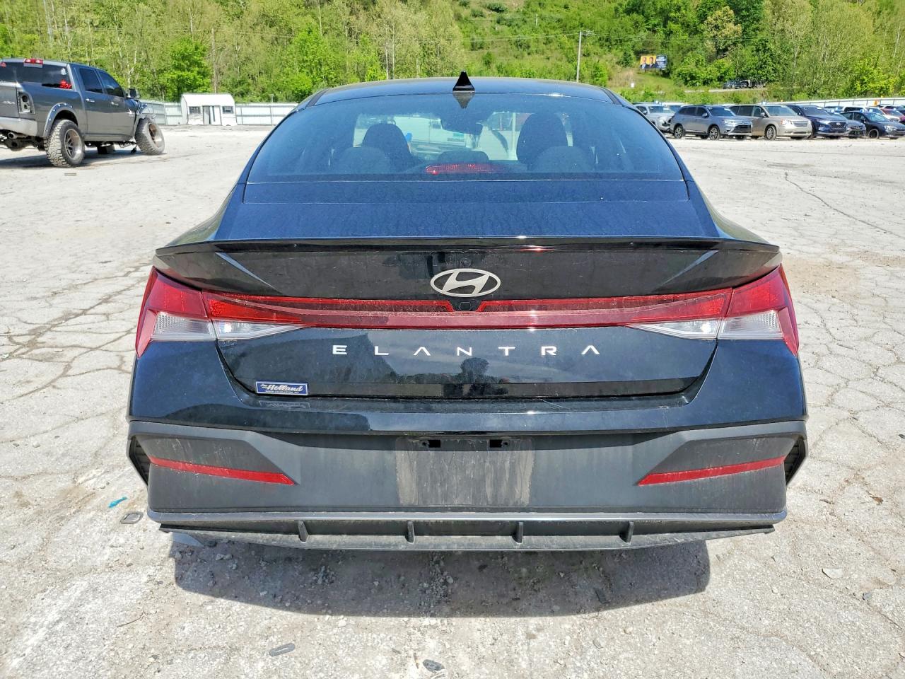 2025 HYUNDAI ELANTRA SEL SPORT photo 11