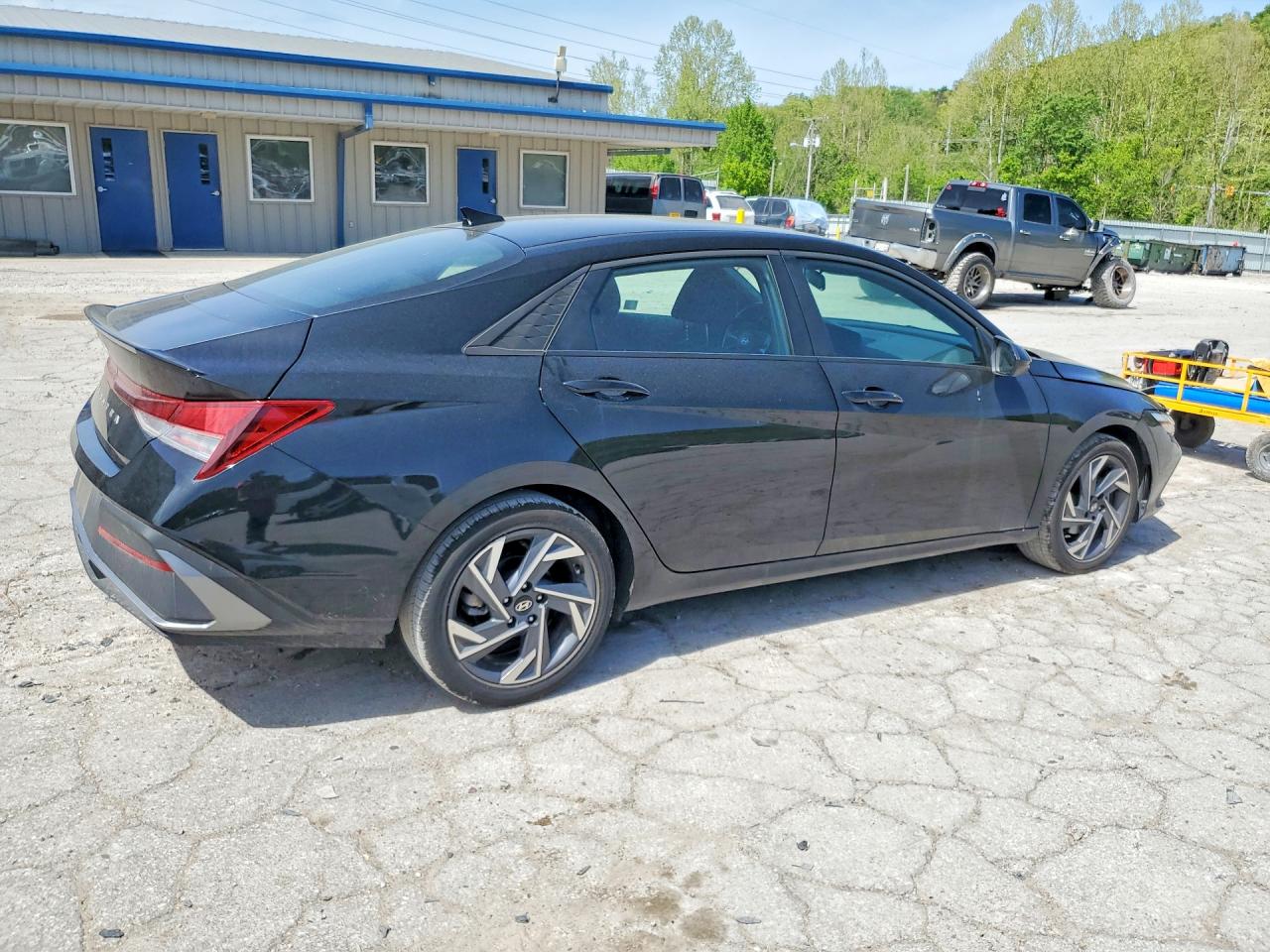 2025 HYUNDAI ELANTRA SEL SPORT photo 5