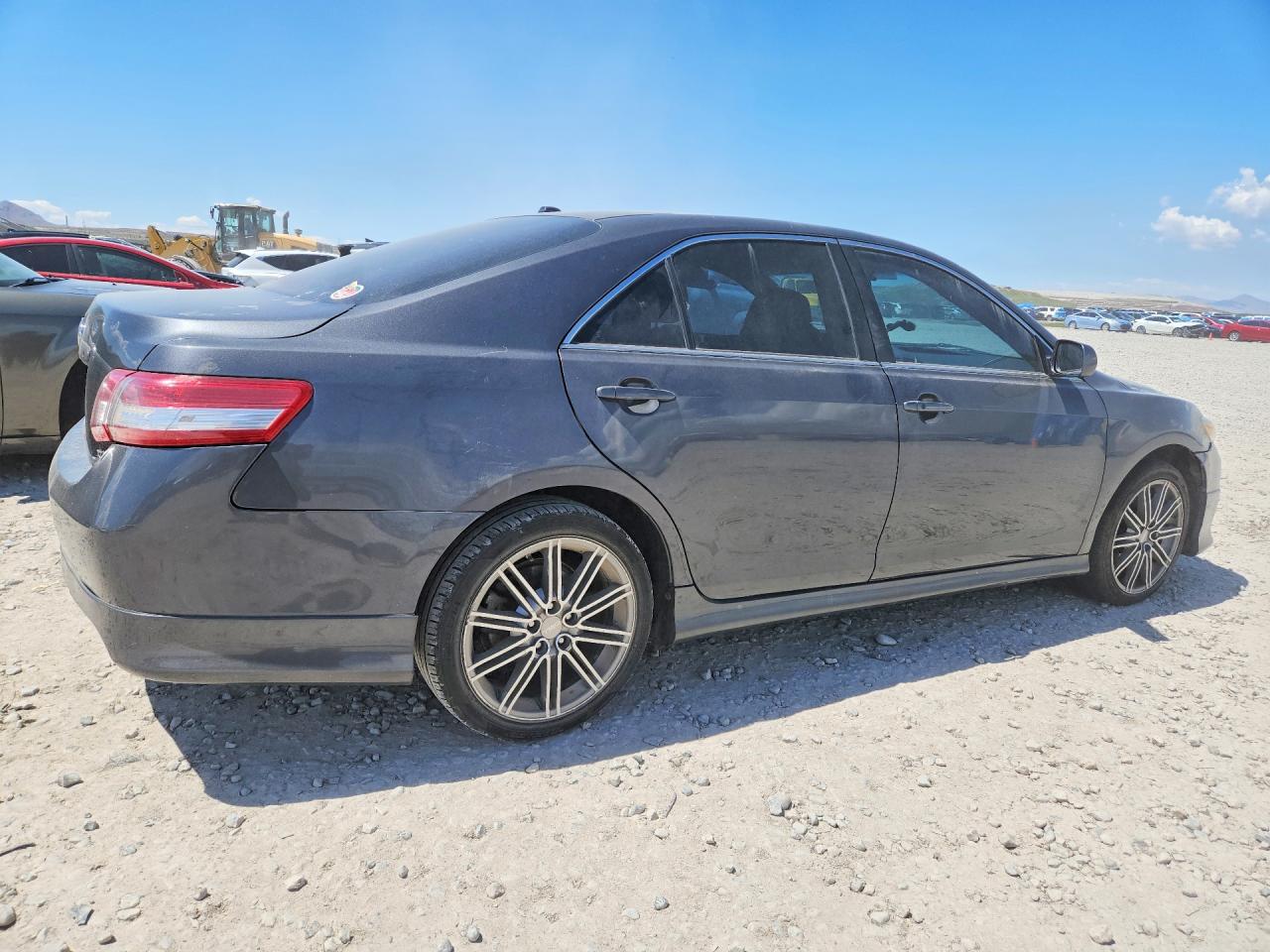 2011 TOYOTA CAMRY SE photo 5