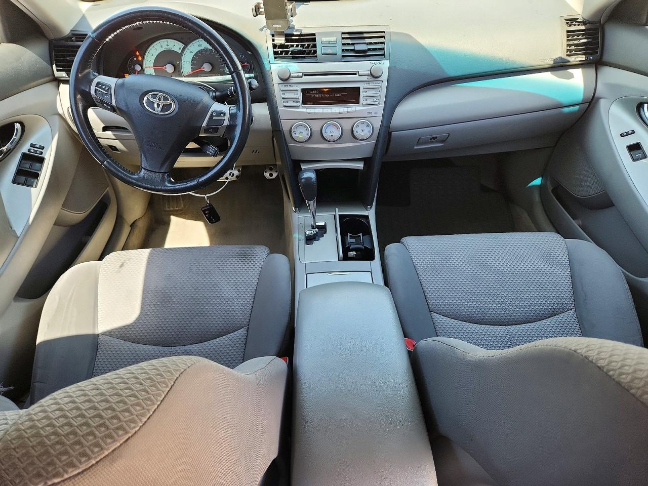 2011 TOYOTA CAMRY SE photo 15