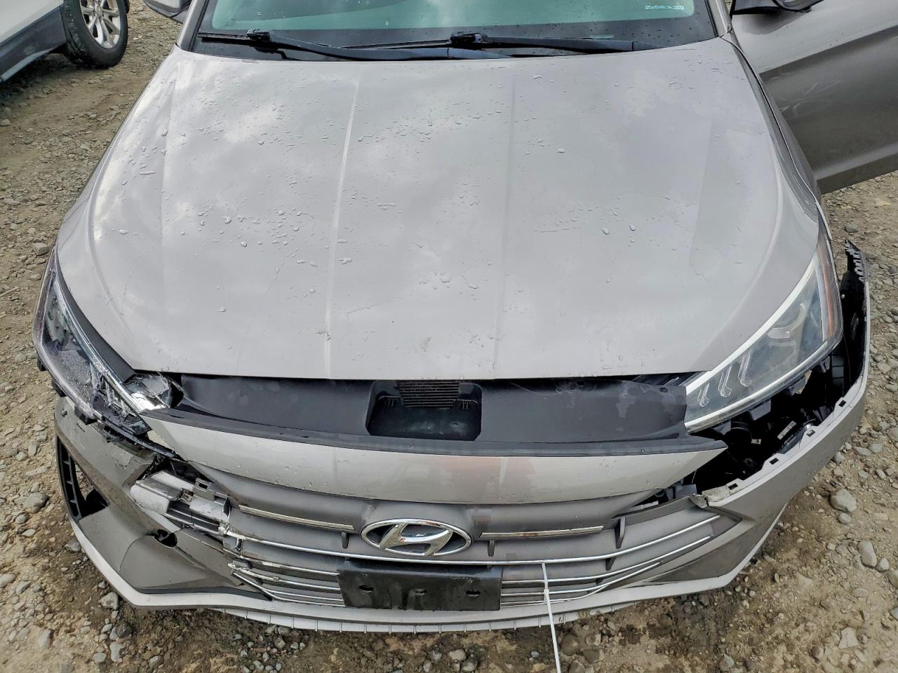 2020 HYUNDAI ELANTRA SE photo 21