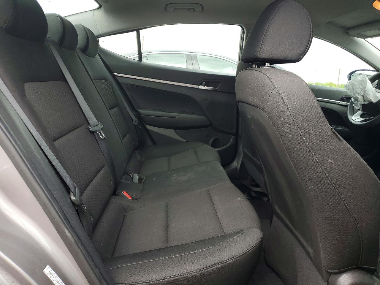 2020 HYUNDAI ELANTRA SE photo 19