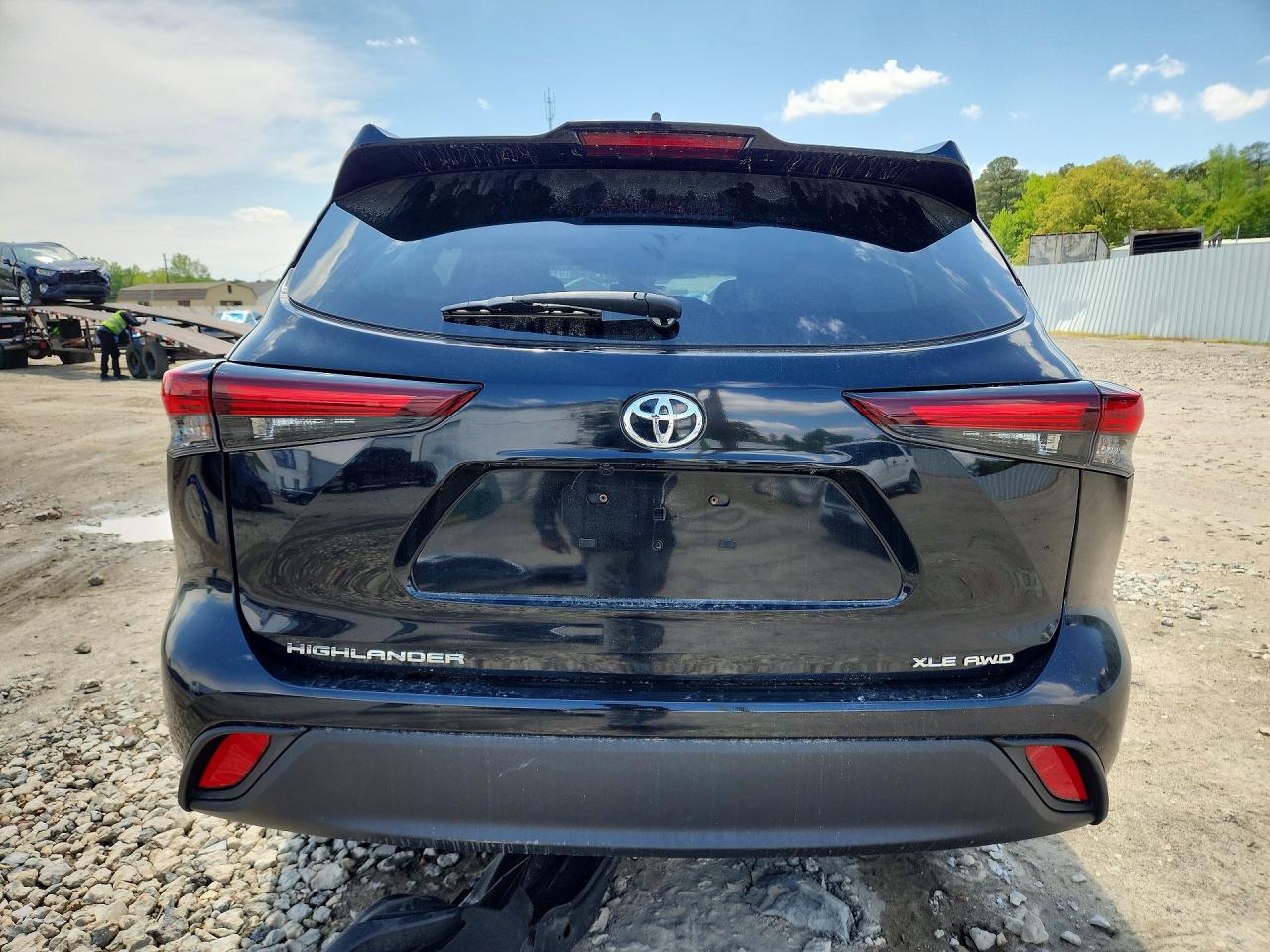 2024 TOYOTA HIGHLANDER XLE photo 16