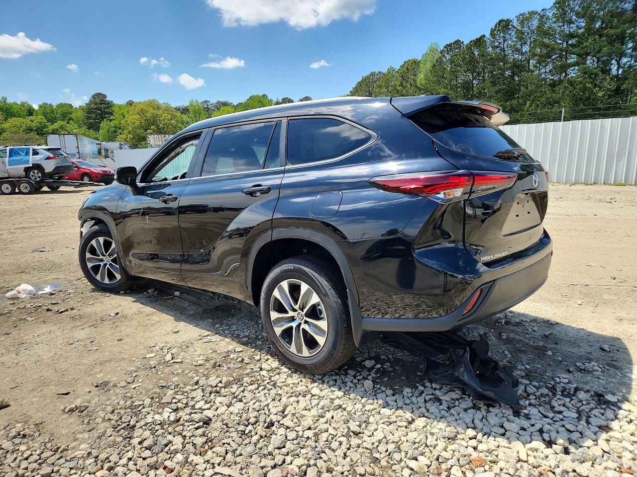 2024 TOYOTA HIGHLANDER XLE photo 4