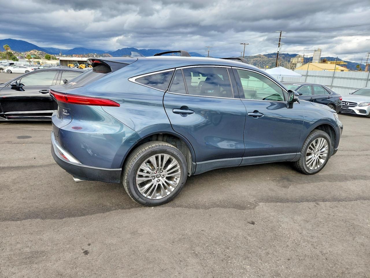 2022 TOYOTA VENZA XLE photo 5