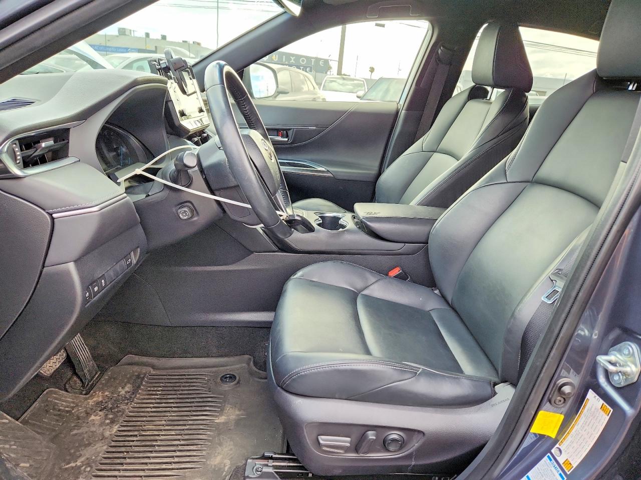 2022 TOYOTA VENZA XLE photo 13