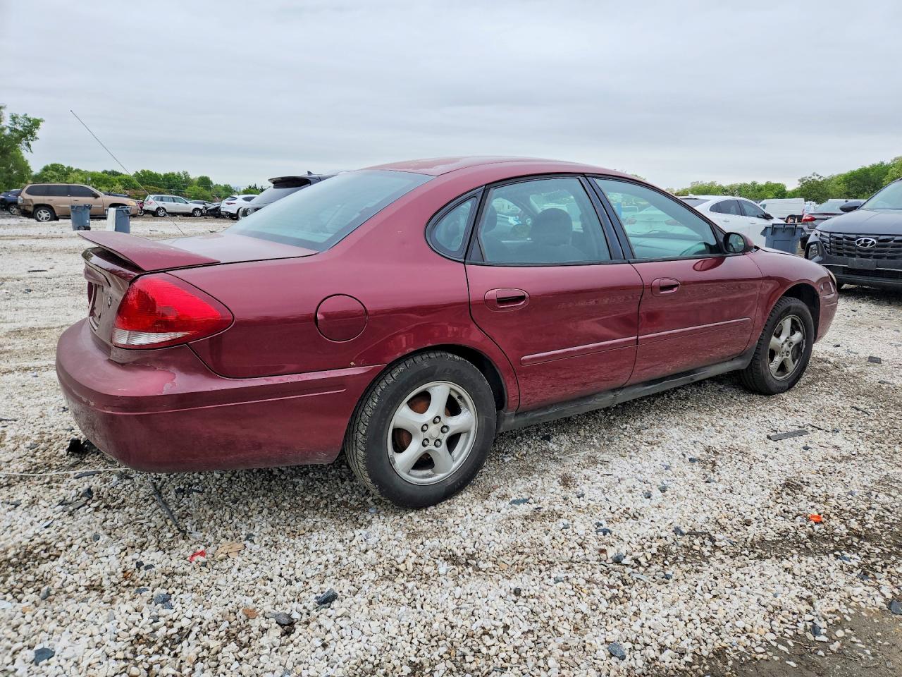 2004 FORD TAURUS SE photo 3