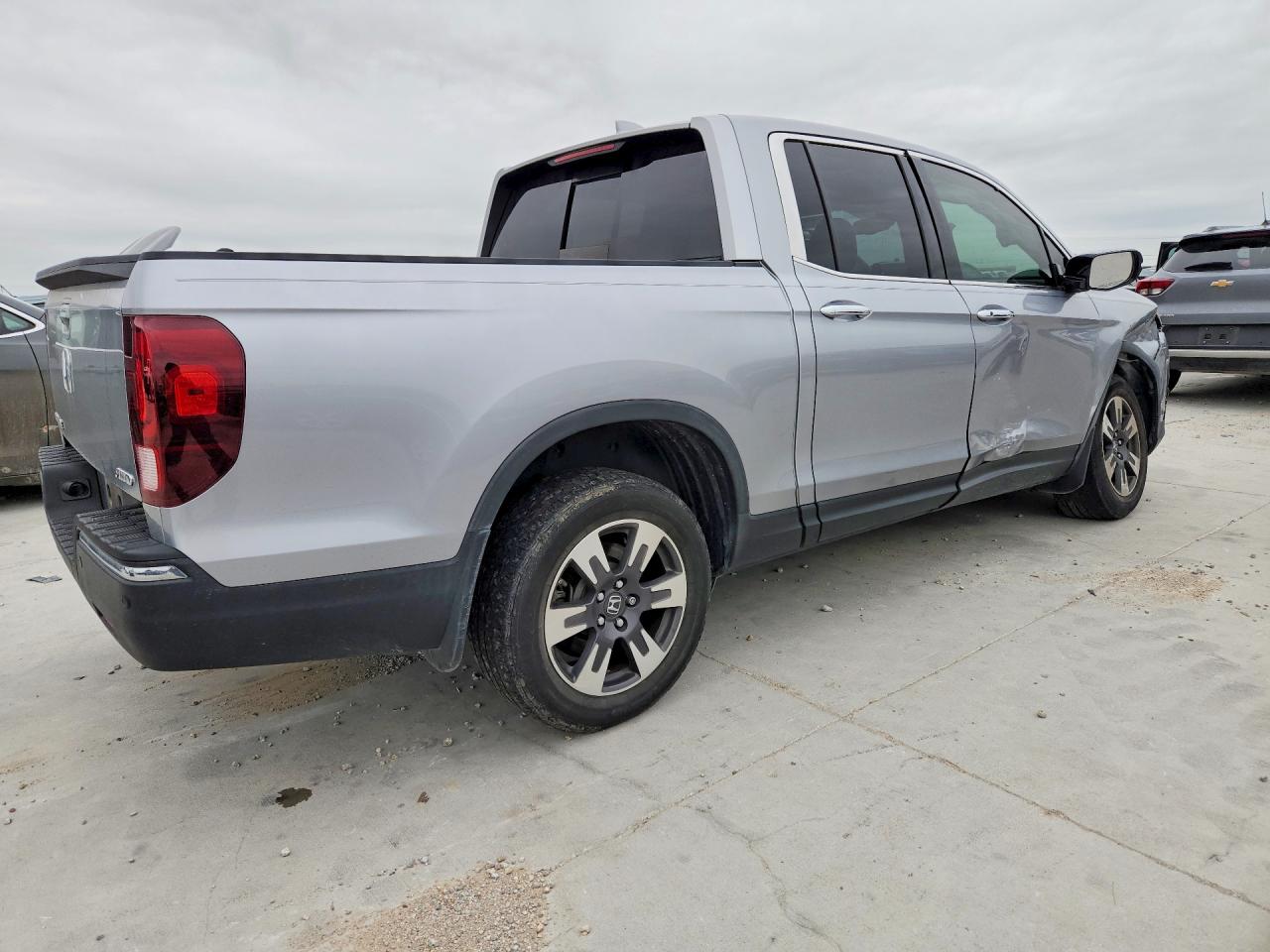 2019 HONDA RIDGELINE RTL photo 5