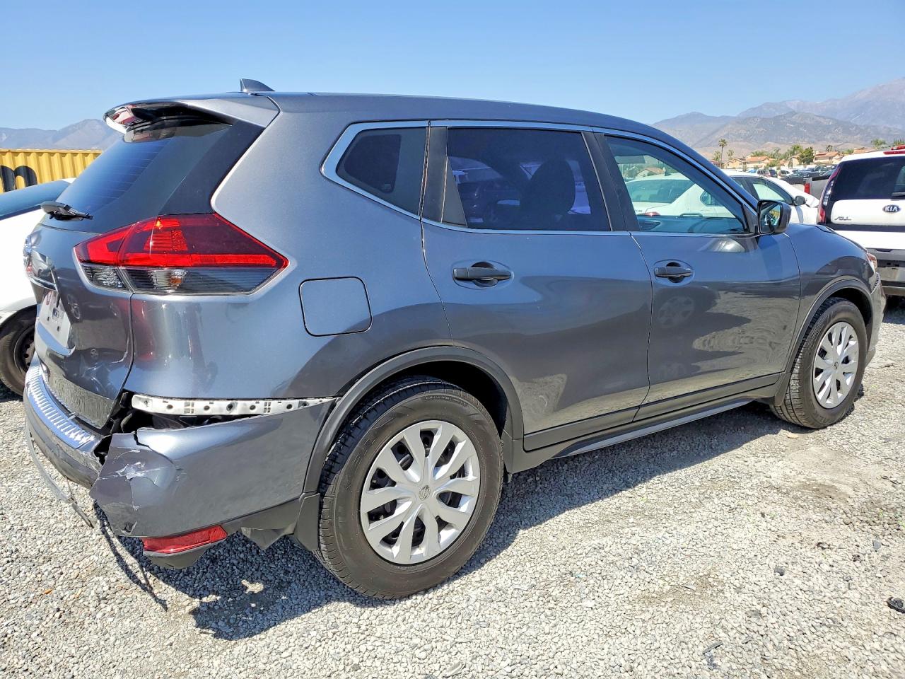 2018 NISSAN ROGUE S photo 7