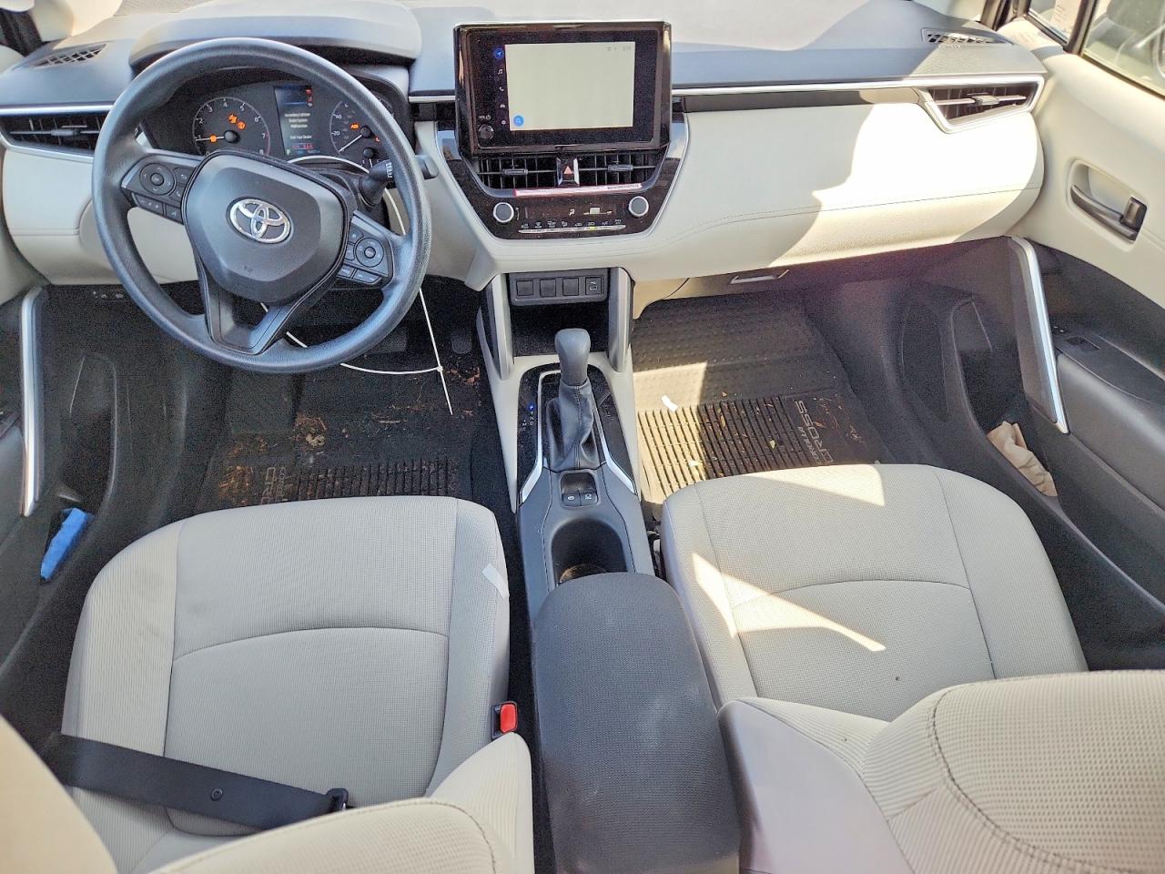 2023 TOYOTA COROLLA CROSS L photo 15
