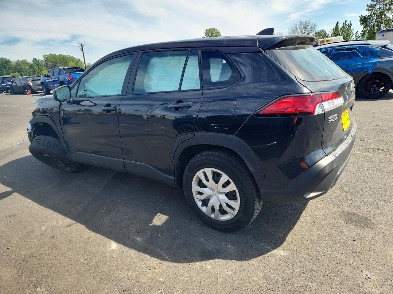 2023 TOYOTA COROLLA CROSS L photo 3