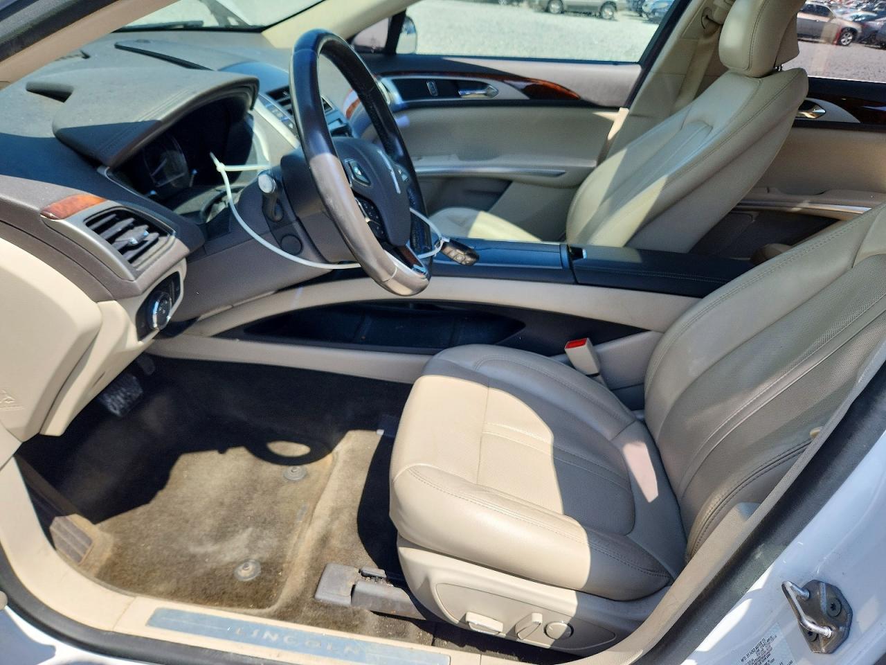 2016 LINCOLN MKZ HYBRID photo 13