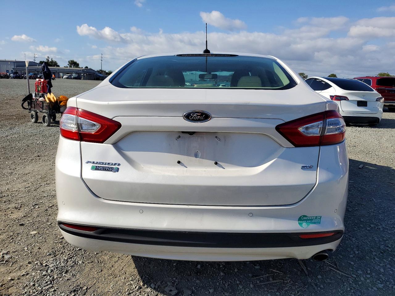 2013 FORD FUSION SE PHEV photo 16