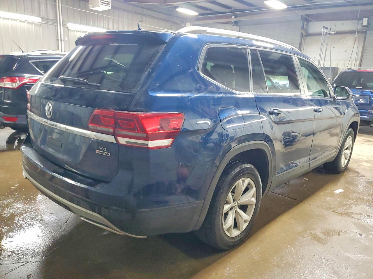 2018 VOLKSWAGEN ATLAS SE photo 3