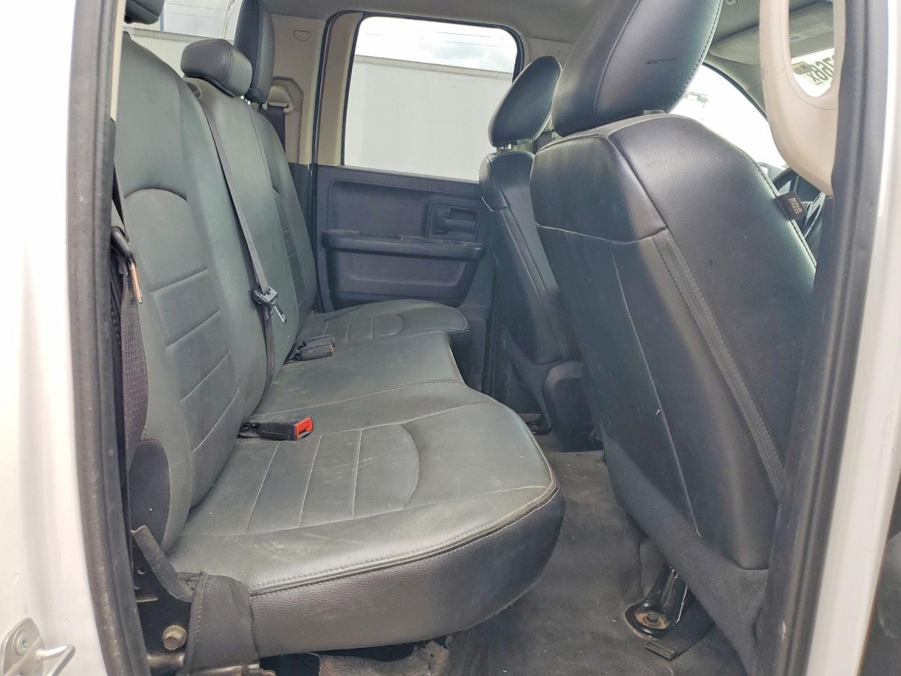 2021 RAM 1500 CLASSIC TRADESMAN photo 28