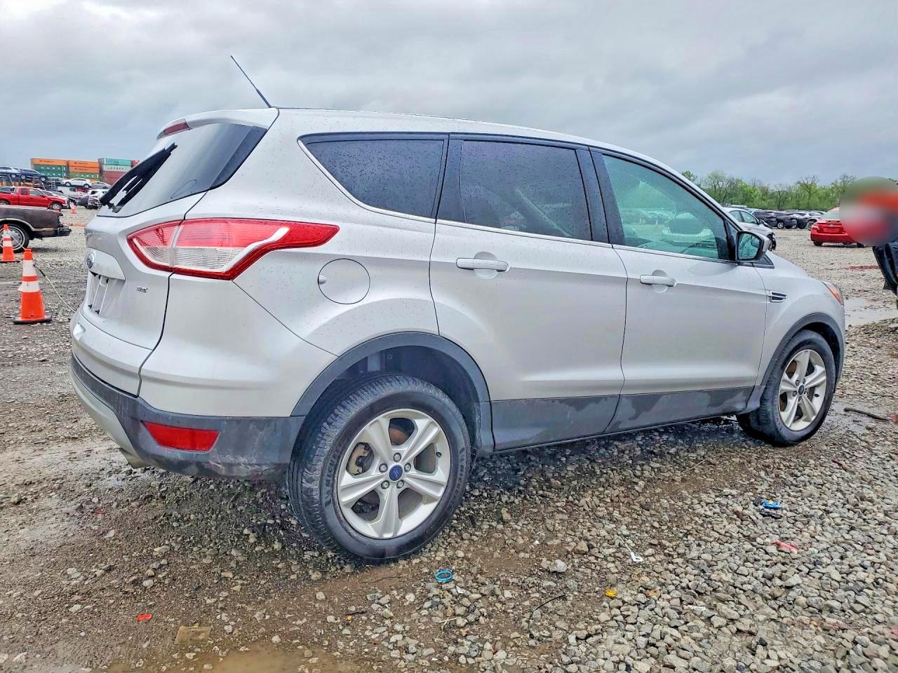 2015 FORD ESCAPE SE photo 5