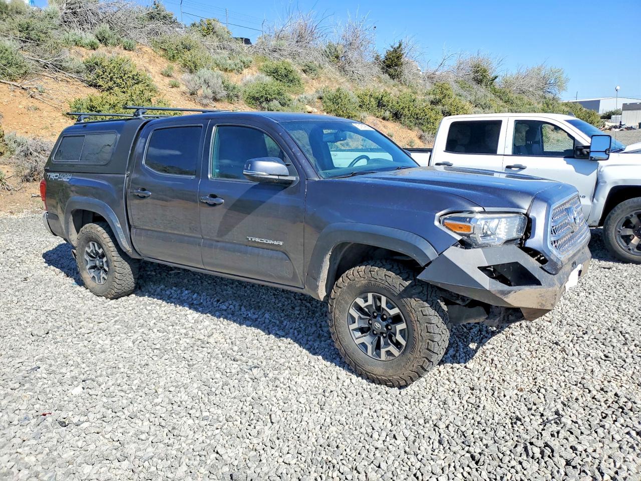 2017 TOYOTA TACOMA TRD OFF-ROAD photo 10