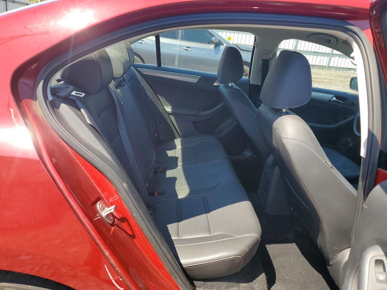 2018 VOLKSWAGEN JETTA SE photo 19