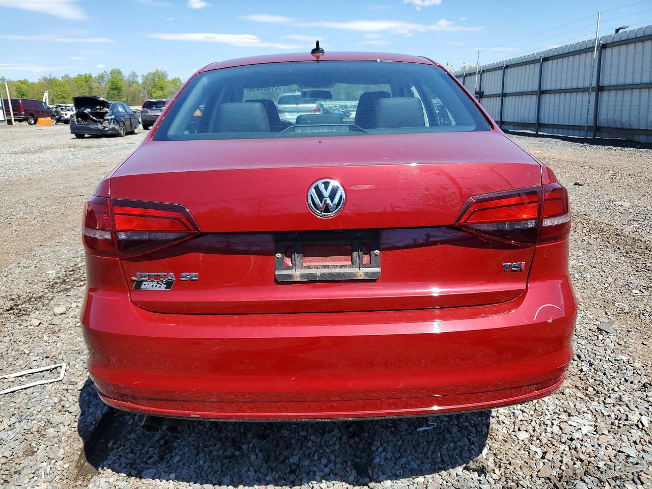 2018 VOLKSWAGEN JETTA SE photo 11