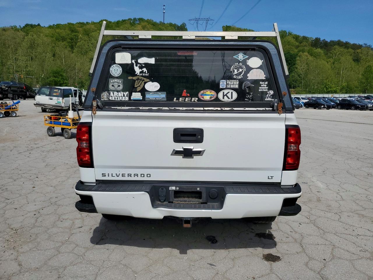 2017 CHEVROLET SILVERADO K1500 LT photo 16