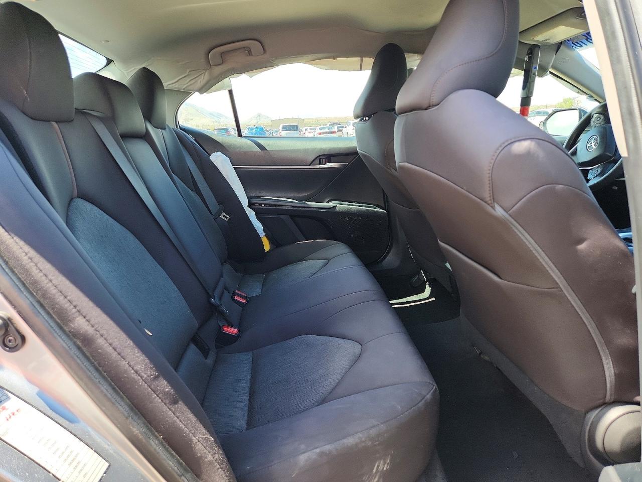 2020 TOYOTA CAMRY LE photo 19