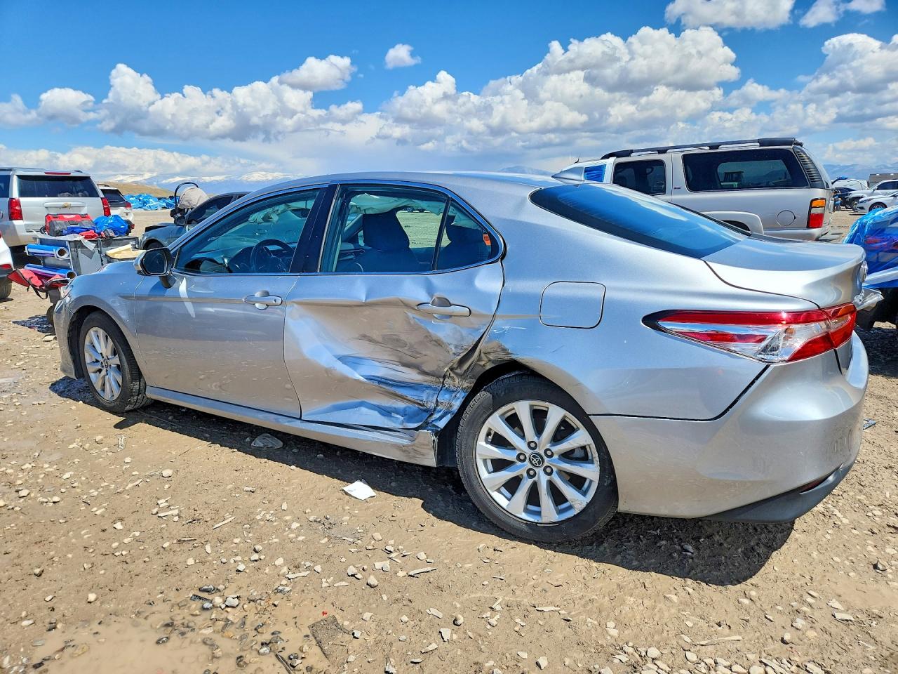 2020 TOYOTA CAMRY LE photo 3