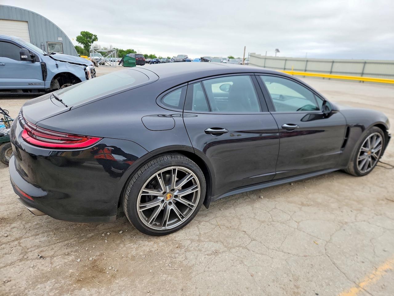 2018 PORSCHE PANAMERA 4 photo 7